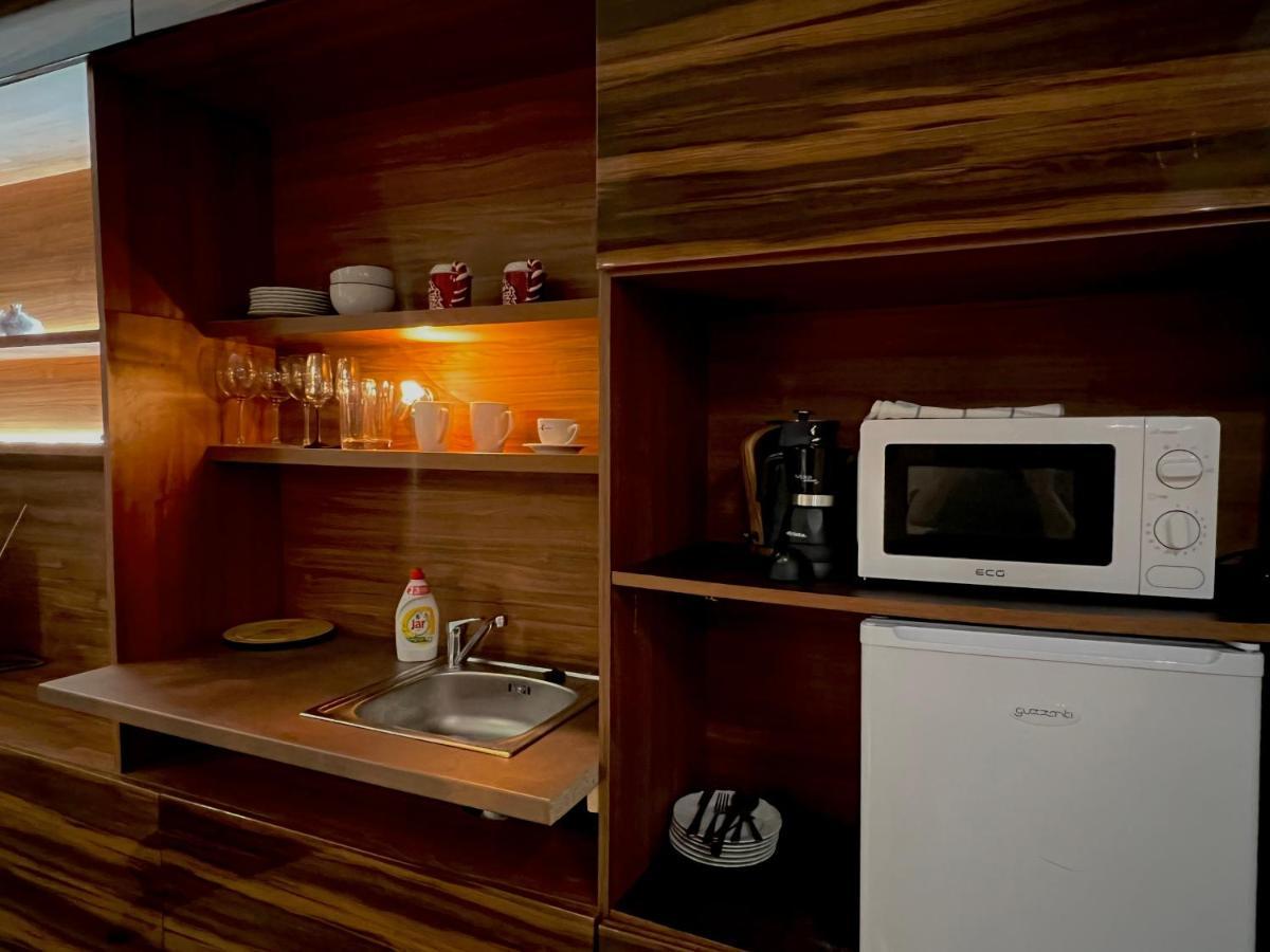 Business Box Apartment Bratislava Exterior foto